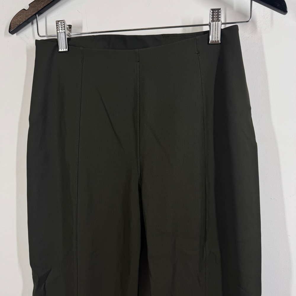 Lululemon Olive Green Here to There Tapered Pants Size 6 Athleisure Travel - Picture 4 of 10